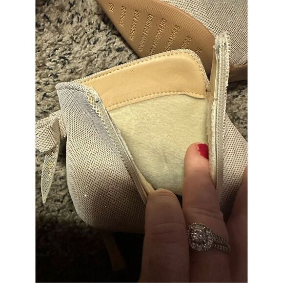 Beautiful sparkling pointed toe with Bow detail on back  zip up booties - Picture 12 of 16